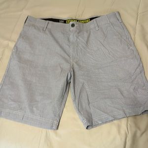 Men’s lightweight Lee Comfort Fit light blue stripe short excellent condition